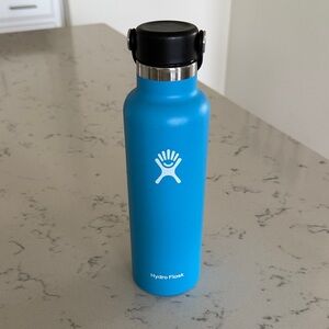 Hydroflask 21 oz Standard Mouth Blue Cascade Water Bottle NEW